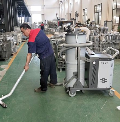 Che Jian Chu Chen The workshop removes dust