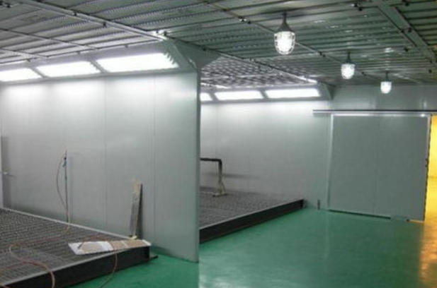 Pen Qi Fang Spray paint room