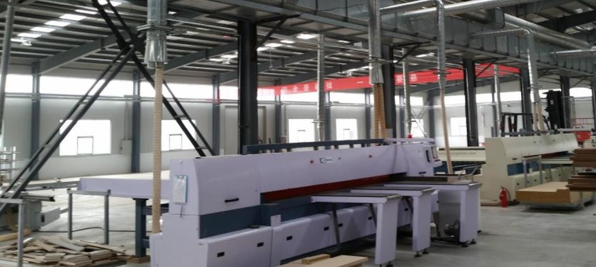 Che Jian Chu Chen The workshop removes dust